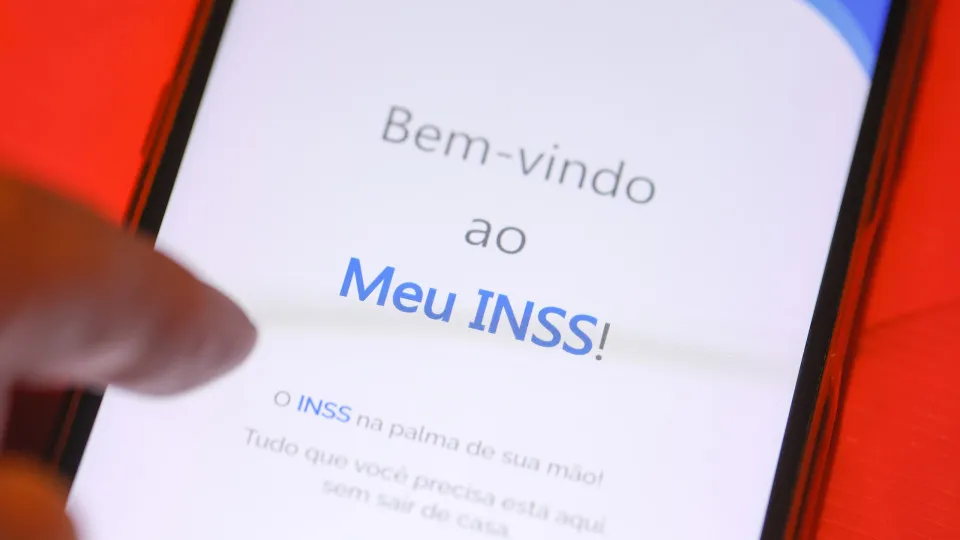 Saiba como baixar o aplicativo do INSS e reconhecer descontos indevidos