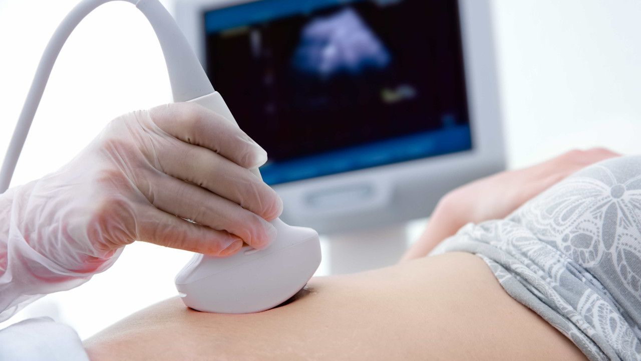 Mulheres que sofrem aborto espontâneo relatam maus-tratos por profissionais de saúde
